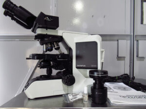 OLYMPUS オリンパス 生物顕微鏡「BX43F」(アダプタ『U-TV1XC』・顕微鏡用デジタルカメラ『DP27』付属)