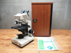 OLYMPUS オリンパス CHB-S-223LW 実習用 生物顕微鏡 木箱付き 動作確認済み